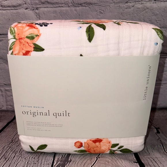 Little Unicorn Watercolor Roses Cotton Muslin Quilt 47x47 NWT - Picture 5 of 5